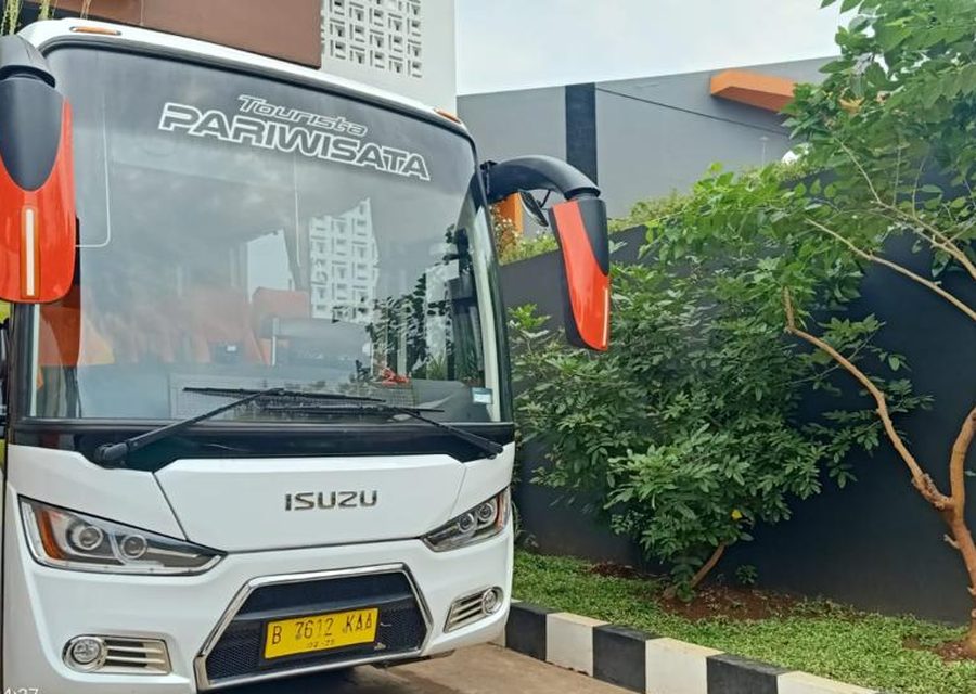 Sewa Bus Sedang (Medium Bus) milik LTRANSWISATA